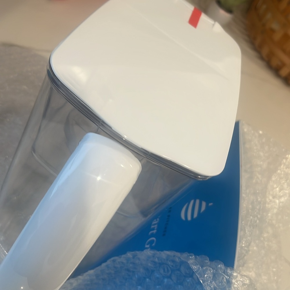 New in box Clearly water pitcher with filter and flushing bag - Picture 3 of 7